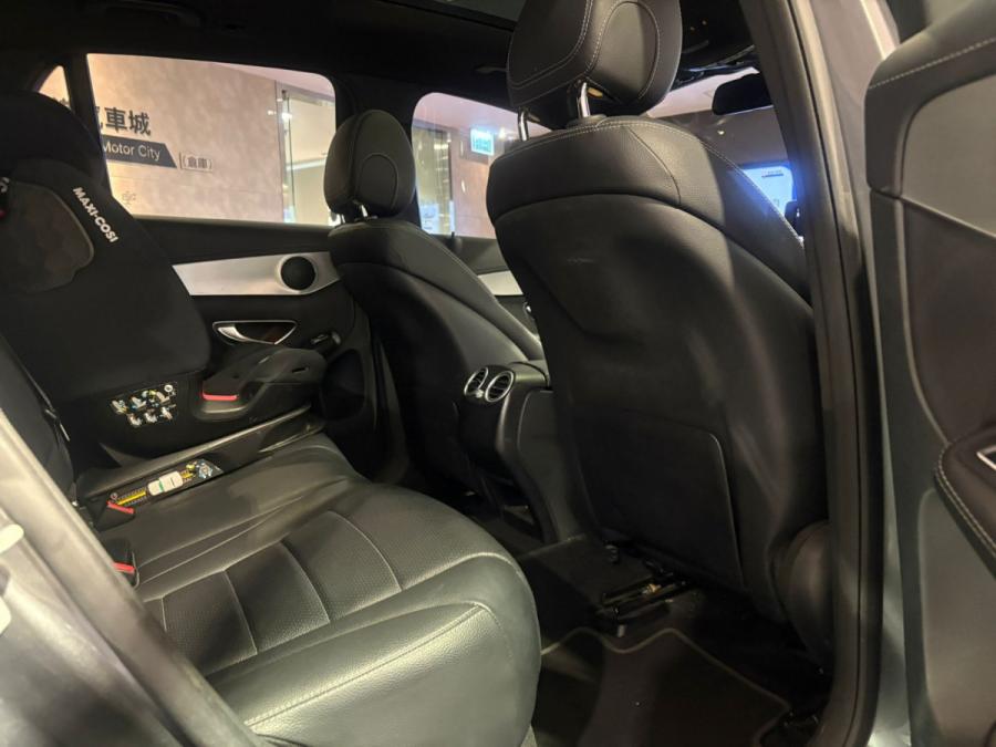 GLC250 4Matic - Image 4